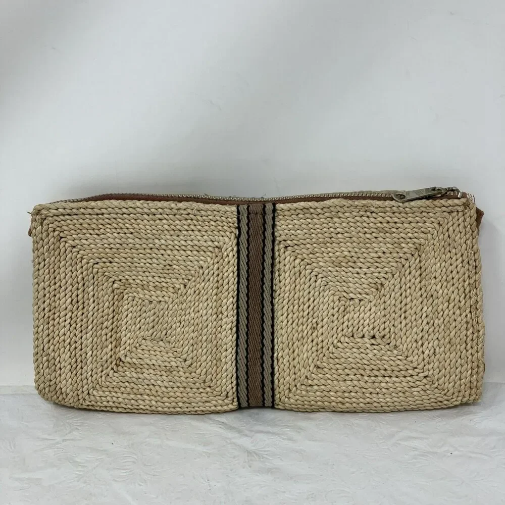 Vintage 70s Womens Hand Clutch Tan Woven Raffia Straw Retro Boho Chic Nature